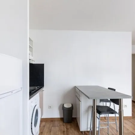 Appartement Studio Refait à Neuf Fréjus